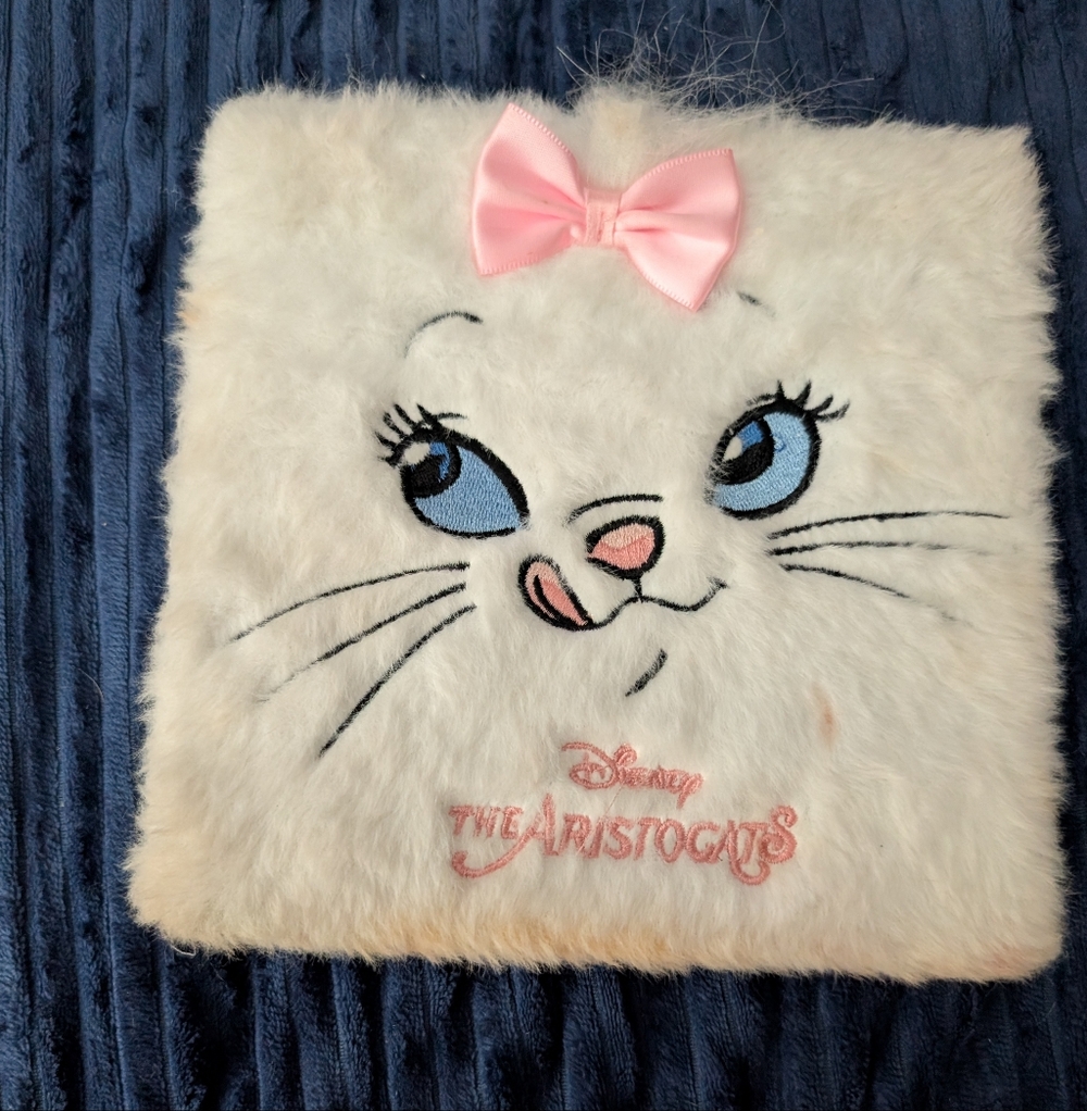 Disney THE ARISTOCATS MARIE - 16 Color Eyeshadow Palette With Furry/Fuzzy Cover